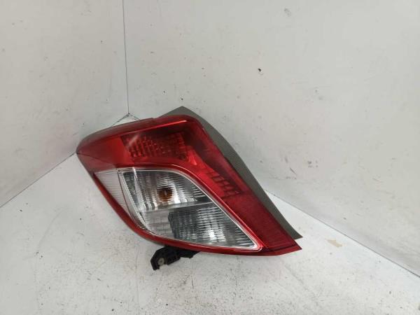 FEU ARRIERE GAUCHE TOYOTA YARIS 09/2011-08/2014 - Vue 1